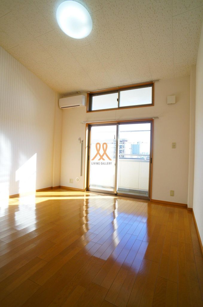 居室・リビング　他号室。参考写真