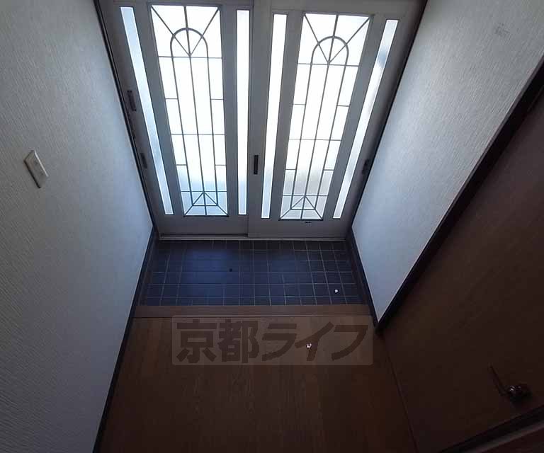 玄関　広くスッキリとした玄関です。