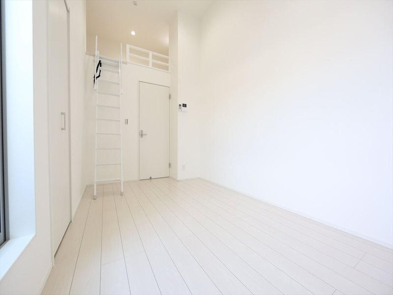 居室・リビング　洋室6.6帖　ロフト5.7帖（収納でも使えます）