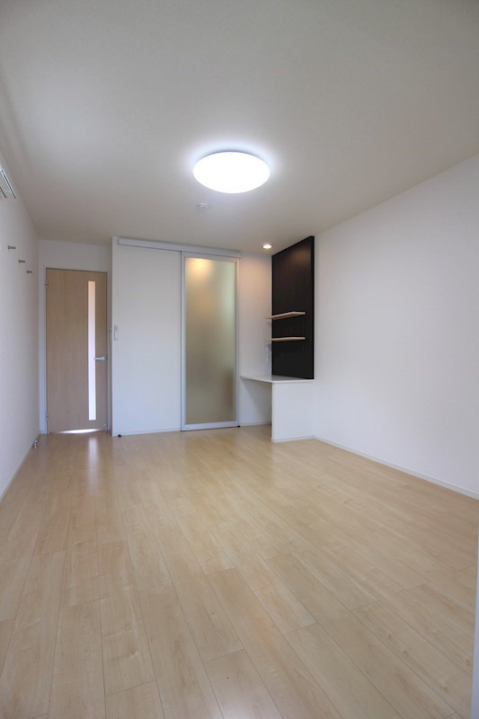 居室・リビング　※別号室の写真です。