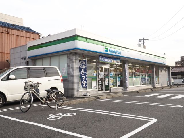 コンビニ　ファミリーマート 志賀町店（コンビニ）まで307m
