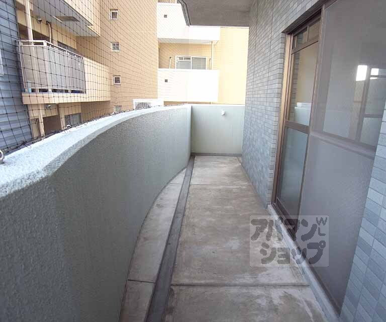 バルコニー　広々としたバルコニーです。