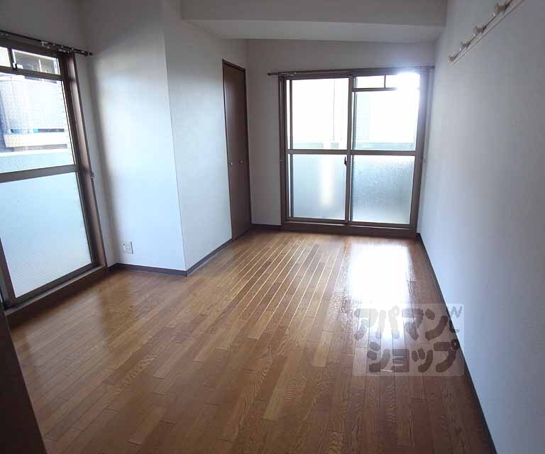 居室・リビング　広々としたお部屋です。