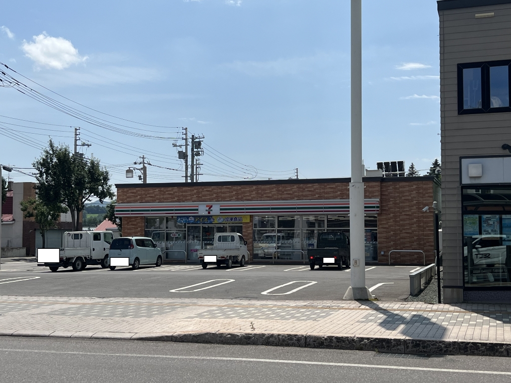 コンビニ　セブンイレブン 訓子府店（コンビニ）まで403m