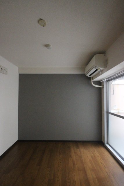 居室・リビング　同物件別号室の写真です。