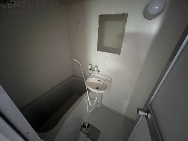 バス・シャワールーム　シンプルで機能的なユニットバスです♪