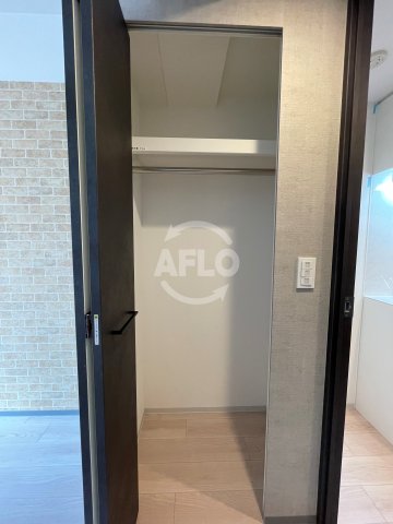 収納　レジュールアッシュ谷町六丁目　クローゼット