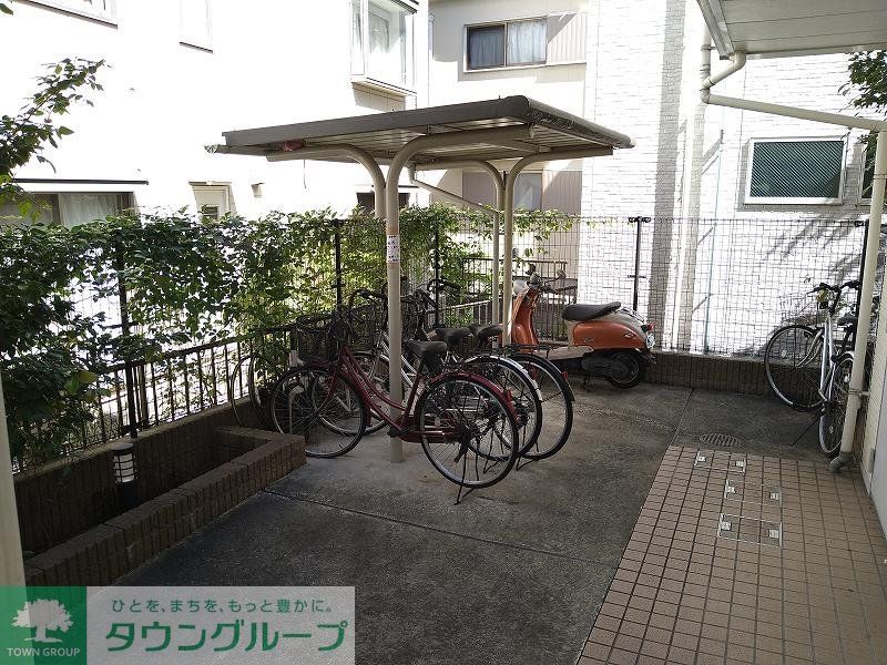 その他設備　駐輪場　自転車＆原付のみ駐輪可