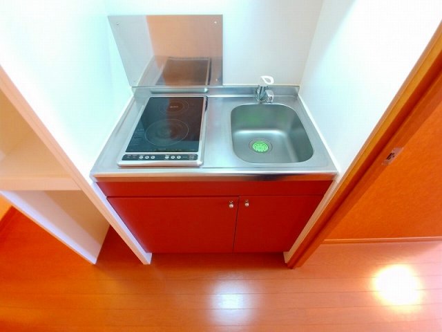 キッチン　キッチン：2口電気コンロ