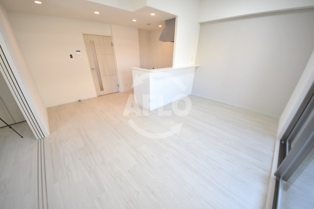 居室・リビング　グレースリバー中之島　リビング