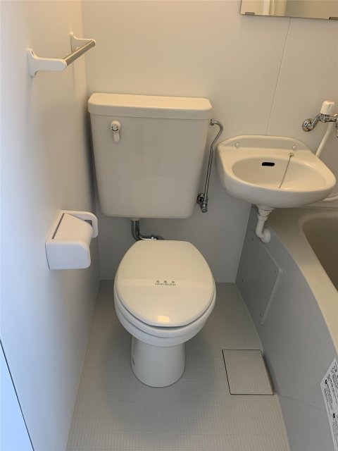 ＪＲ東海道本線 彦根駅 徒歩37分 2階建 築39年のトイレ写真