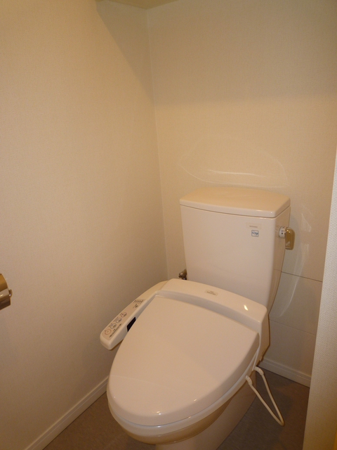 トイレ　別号室の参考写真です。