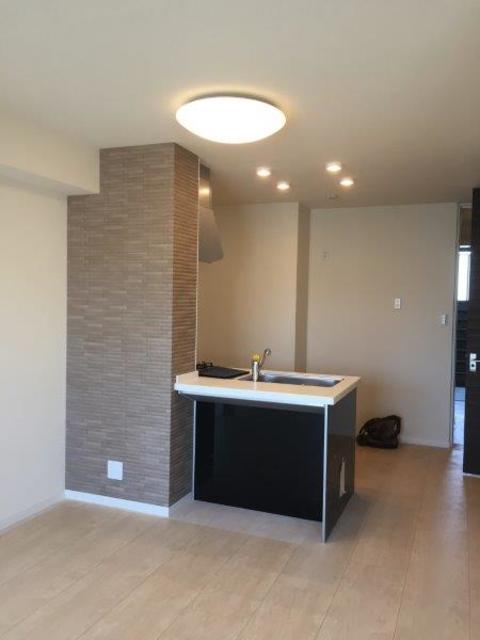 居室・リビング　開放感のある対面キッチン