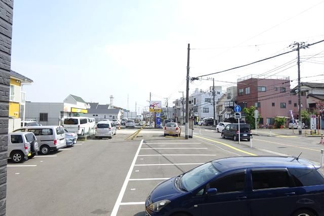 眺望　★目の前が駐車場で１Ｆでも日当たり良好です★