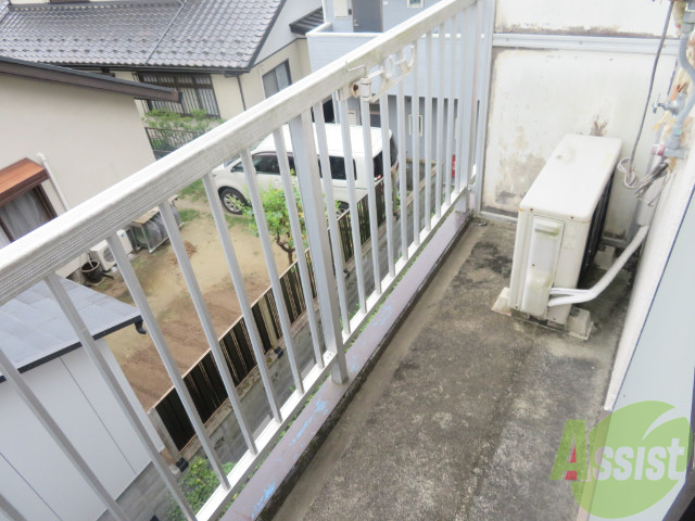 バルコニー　バルコニーは幅があり、広い印象を受けました。