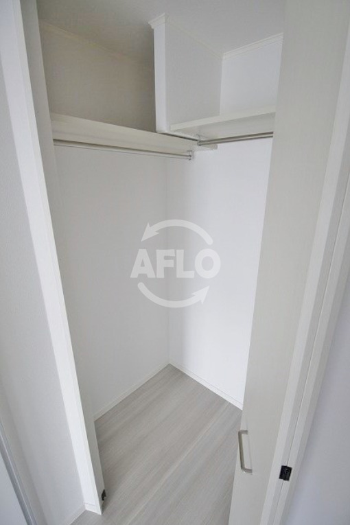 収納　サニーコート西加賀屋　ウォークインクローゼット