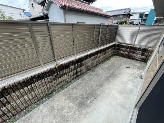 バルコニー　イメージとして同マンション他部屋を表示しています