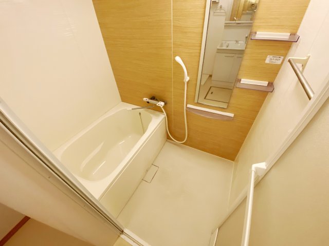 バス・シャワールーム　別号室の参考写真です。