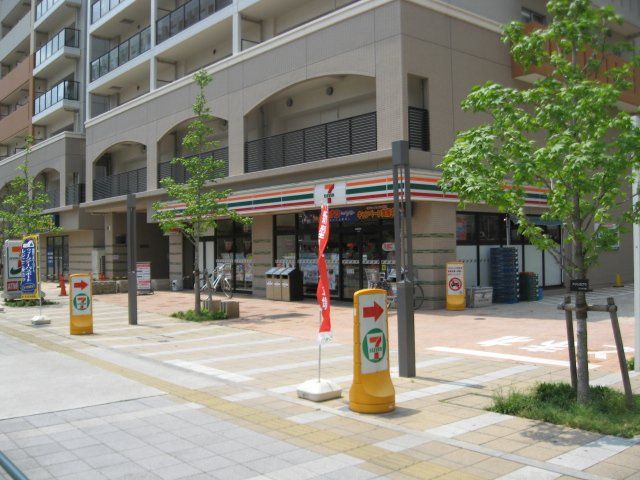 コンビニ　セブン-イレブン足立西新井栄町１丁目店（コンビニ）まで493m