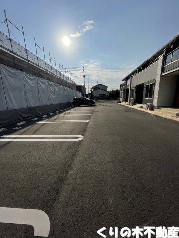 駐車場　駐車場があるので、車を買う予定の方も安心です