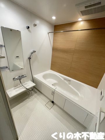 バス・シャワールーム　コンパクトで使いやすいお風呂です