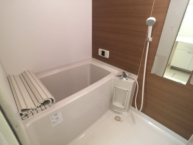 バス・シャワールーム　換気暖房乾燥機付浴室