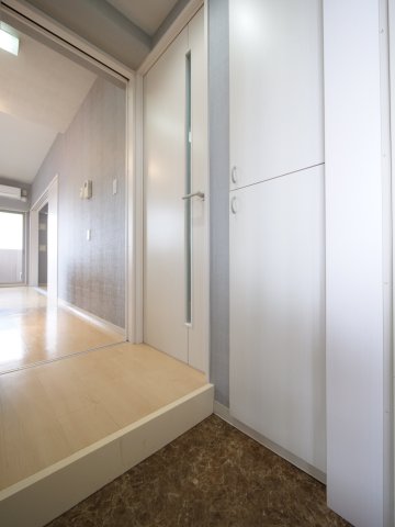 収納　※写真は別の部屋のものです。