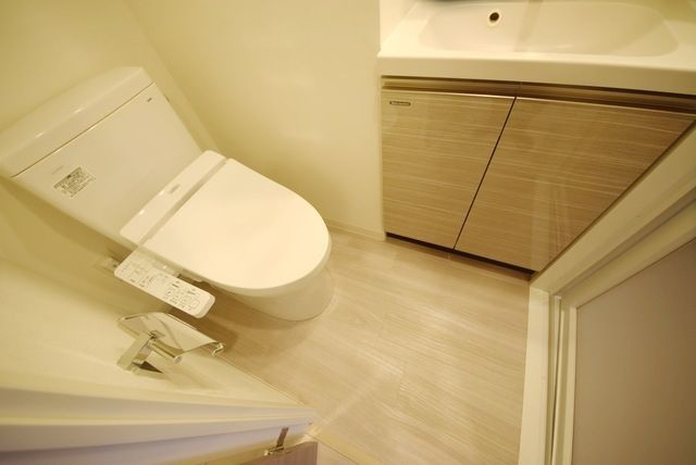 トイレ　※別部屋の参考写真です。