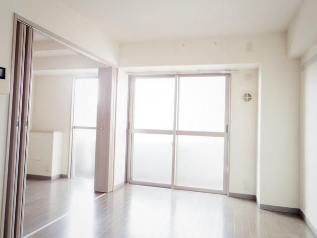 居室・リビング　★明るい洋室★