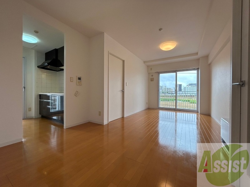 居室・リビング　広くてキレイなお部屋が広がっていて、充実した生活が送れそう。