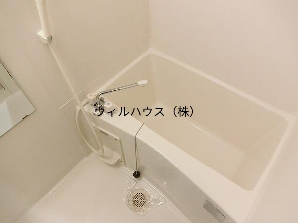 バス・シャワールーム　浴室乾燥機付きバス！