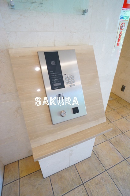 セキュリティ　不審者、勧誘員をシャットアウトできるオートロックです♪