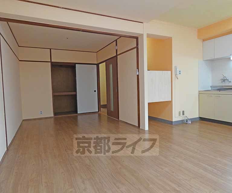 居室・リビング　広々としたお部屋です・