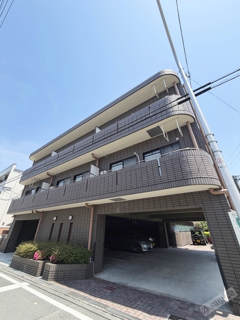 建物外観　鉄筋コンクリート造・ガッチリとした建物です♪