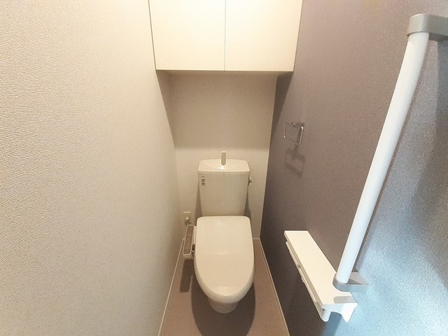 トイレ　温水洗浄便座