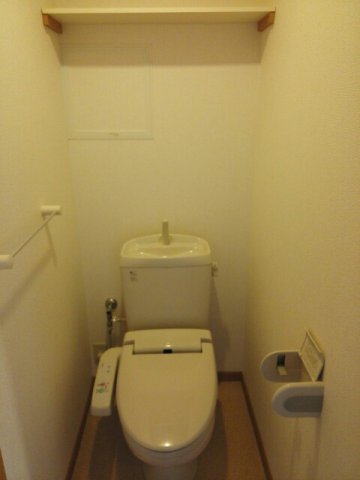 トイレ　落ち着いたトイレです
