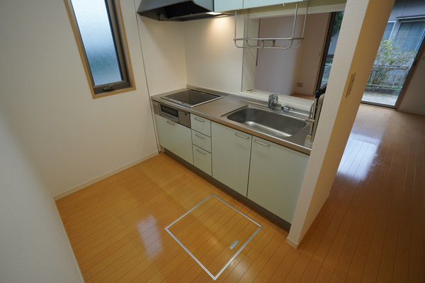 キッチン　同じ建物の別のお部屋
