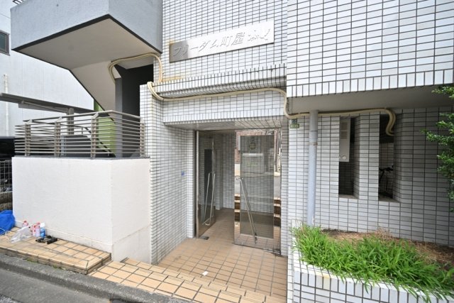 エントランス　毎日通るエントランスはこのようになっています