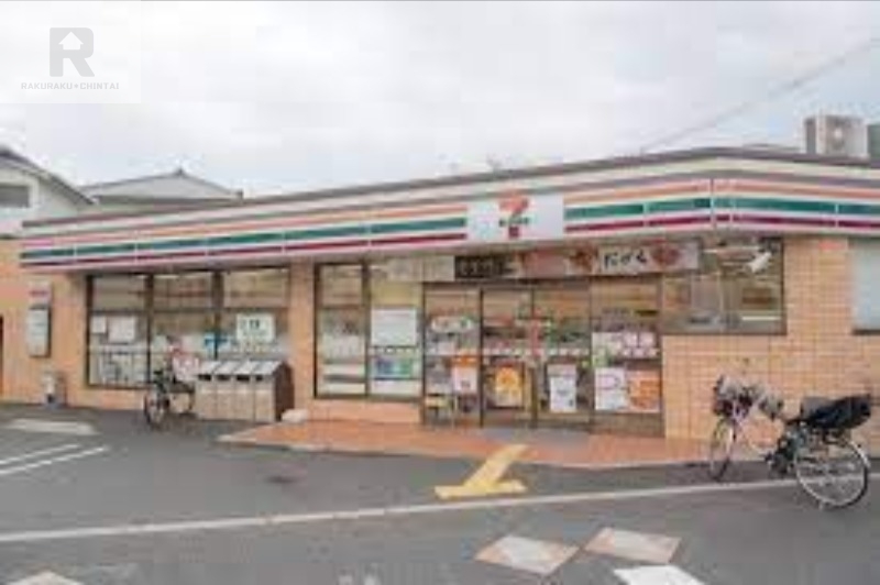 コンビニ　セブンイレブン大阪桃谷3丁目店（コンビニ）まで298m