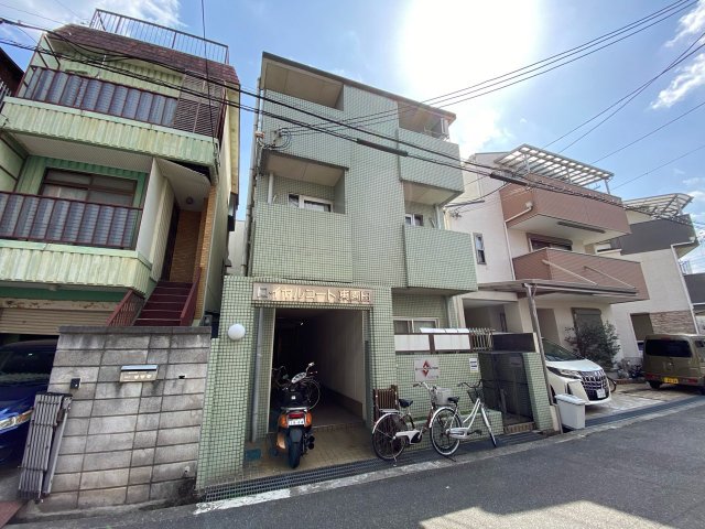 建物外観　モニター付きインターホンで安心♪