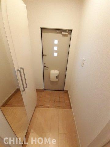 玄関　当社、チルホームのHPもご覧ください(^^)/物件情報多数♪