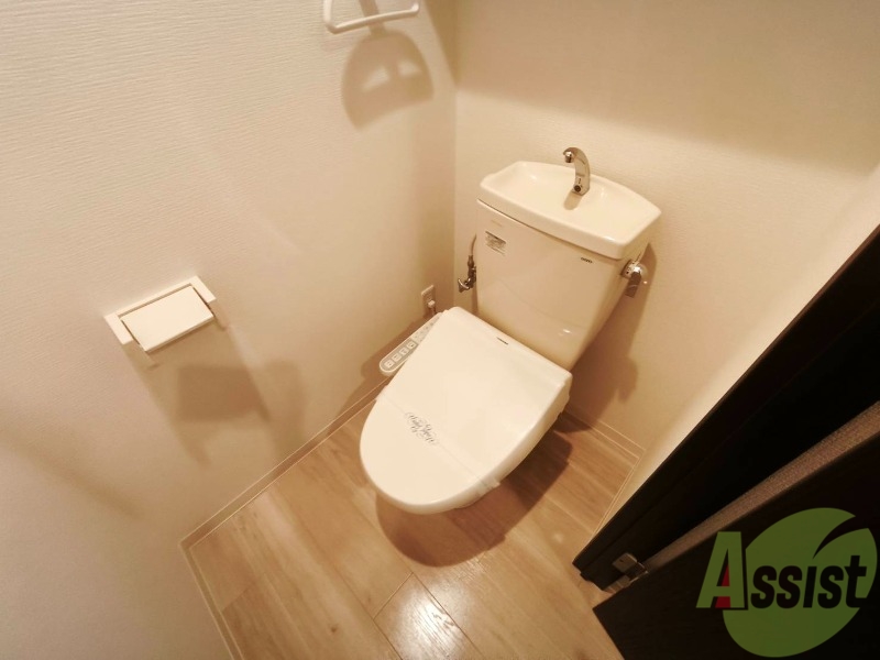 トイレ　こちらはトイレです。清潔感があり、安心して使用できます。