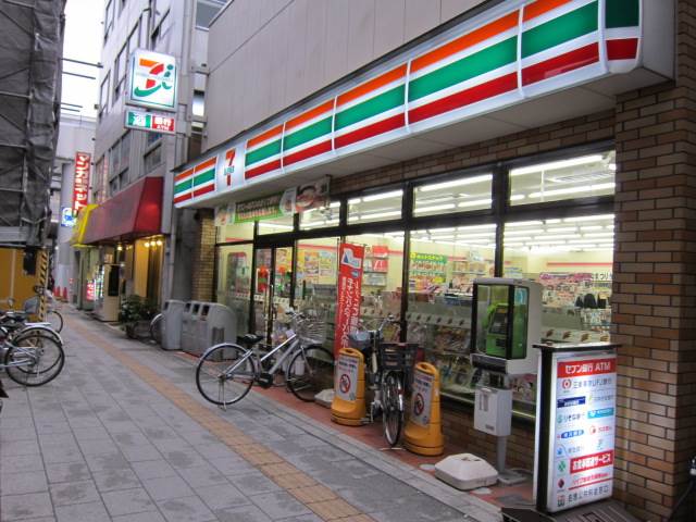 コンビニ　セブンイレブン板橋本町駅前店（コンビニ）まで356m