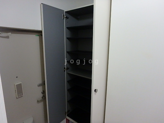玄関　下駄箱