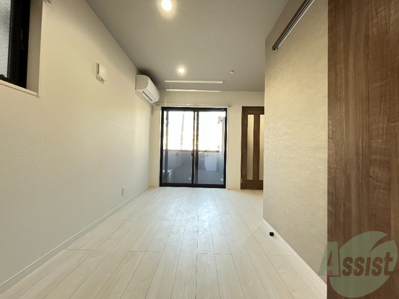 居室・リビング　白基調のお部屋は、部屋が明るく広く感じますね。