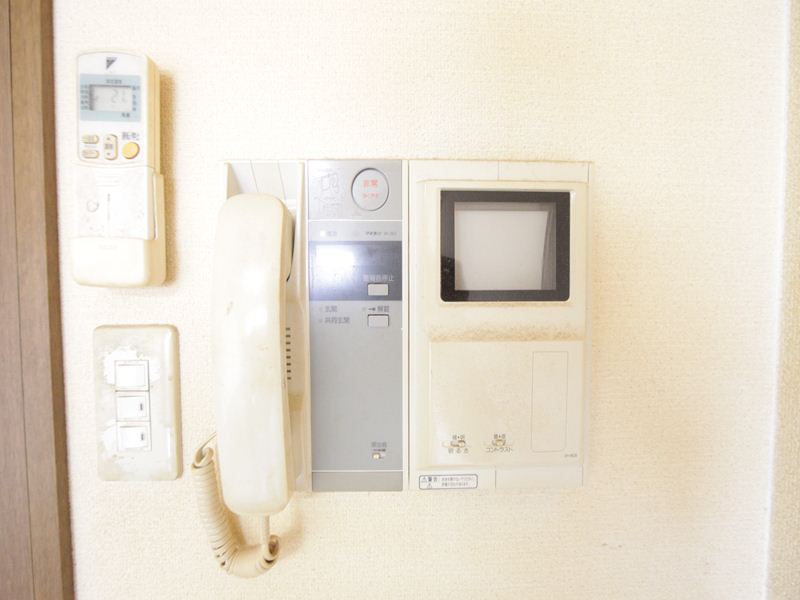 セキュリティ　モニター付きインターホン