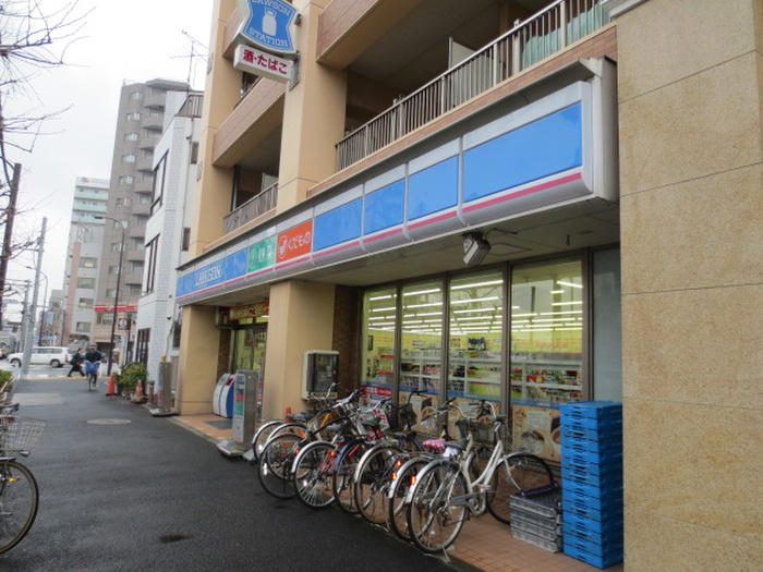 コンビニ　ローソン（コンビニ）まで146m