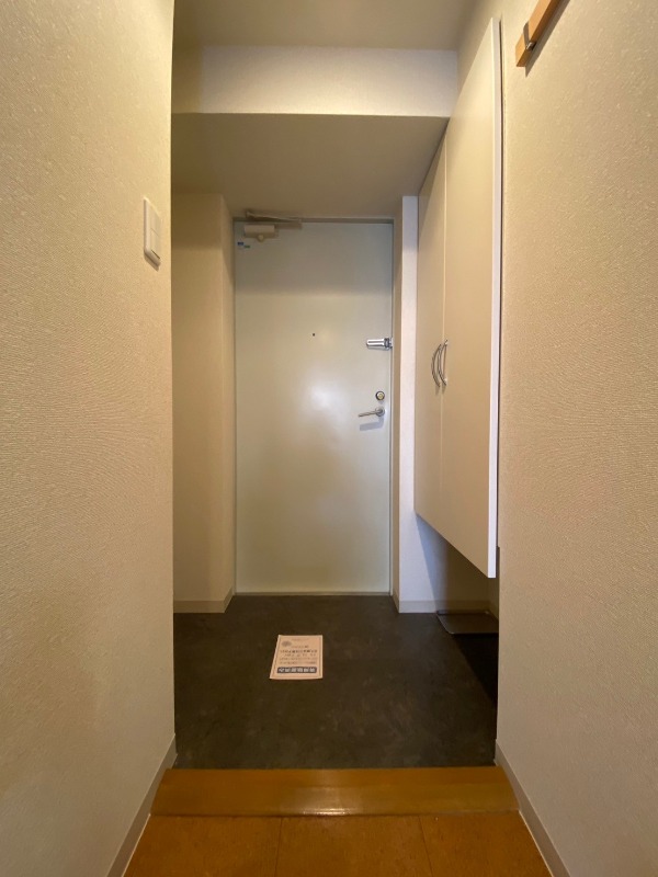玄関　※別部屋参考写真