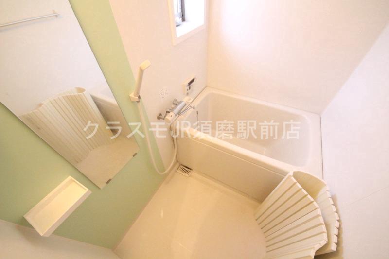 バス・シャワールーム　一日の疲れを洗い流す大切な空間。ゆったりくつろいでください。