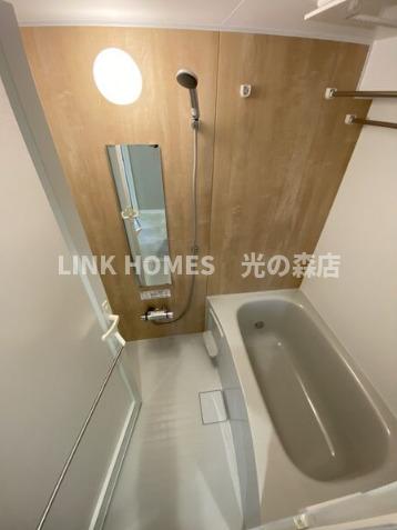 バス・シャワールーム　コンパクトで使いやすいお風呂です 同タイプの別のお部屋の写真